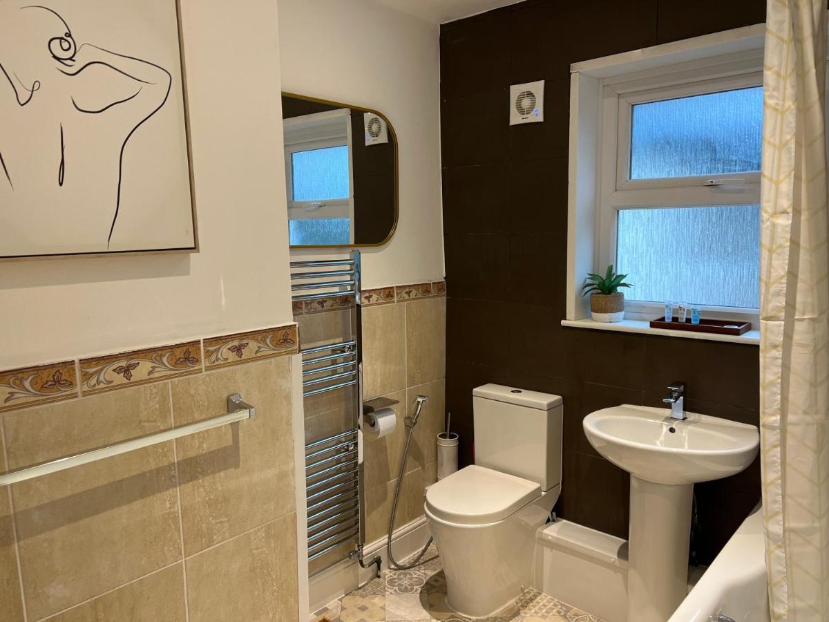 Sakura,Sleeps 8 Netflix Villa Oxford Eksteriør billede